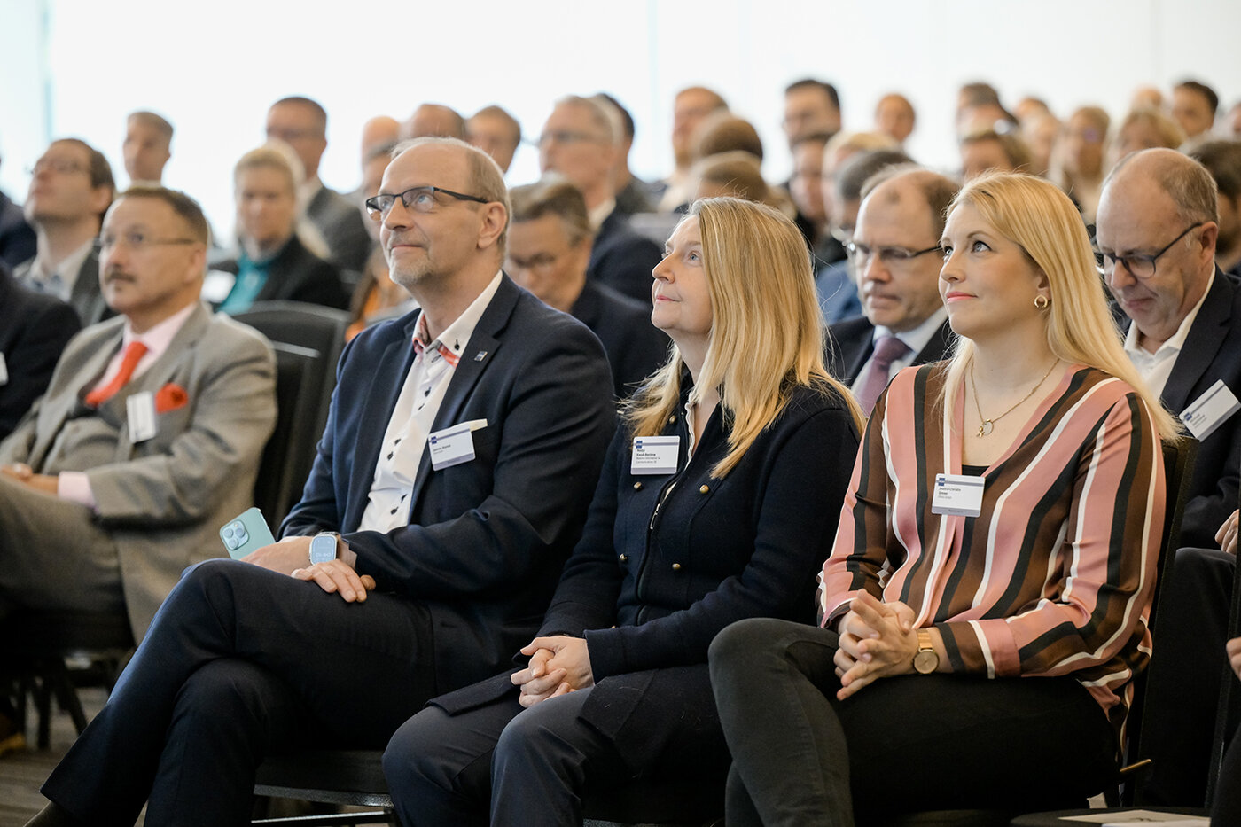 Interessierte Zuhörer eines Vortrags auf dem Smart Government Forum