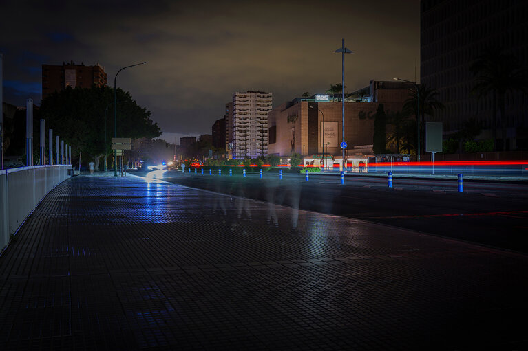 Straßen im Zentrum von Malaga während eines Stromausfalls in Spanien 